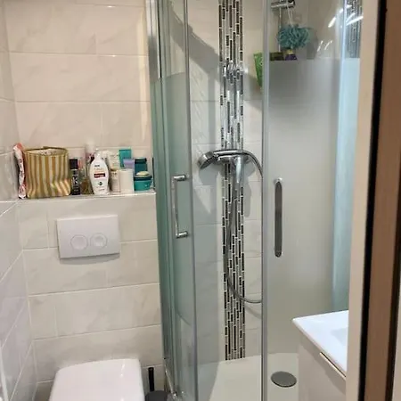 Apartament Superbe Studio De 16 M2 A 10 Min De Champs-elysees